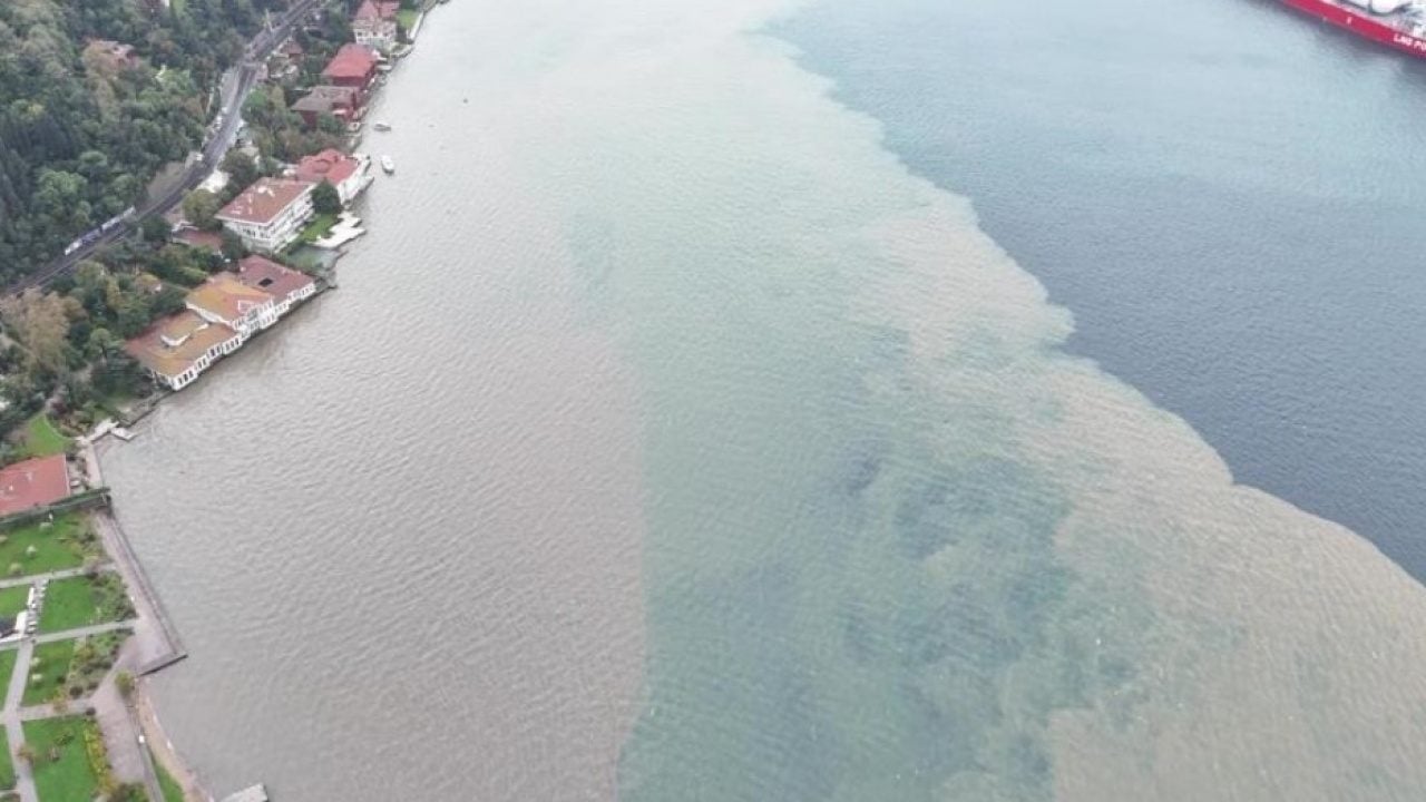 Foto - Boğazın rengi değişti! İstanbul Boğazı çamurla kaplandı