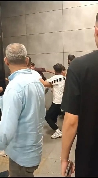 Foto - Boks maçını aratmadı... 