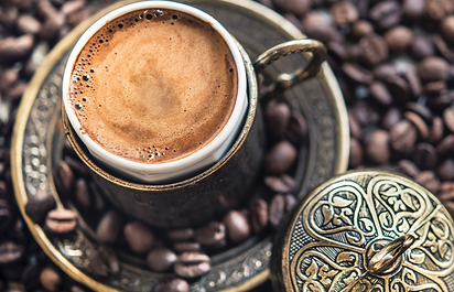 Foto - Bol köpüklü Türk kahvesi nasıl yapılır? Köy, mahalle, şehirlerde: Herkesin gözdesi kahve ne işe yarar? Faydaları nelerdir?