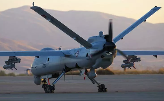 Foto - Bölge diken üstünde! Türkiye'den 3 uçak, 2 SİHA aldılar