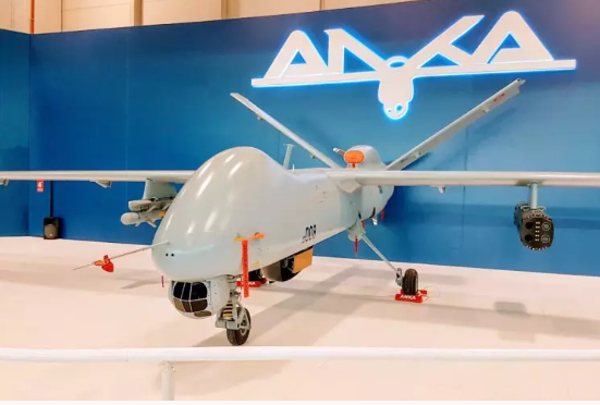 Foto - Bölge diken üstünde! Türkiye'den 3 uçak, 2 SİHA aldılar