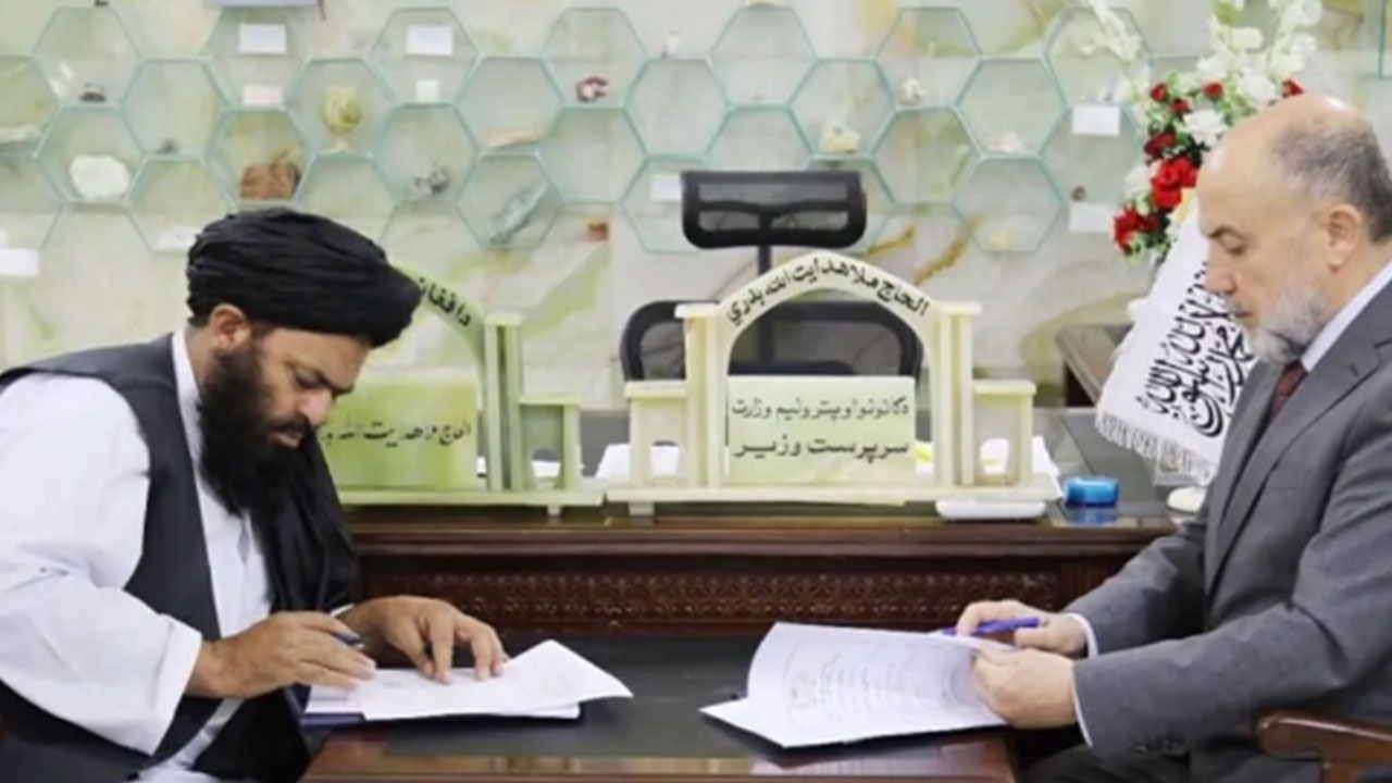 Foto - Bölge doğalgaz kaynıyor: 'Siz gazı bulursunuz' deyip kuyuları Türkiye'ye teslim ettiler