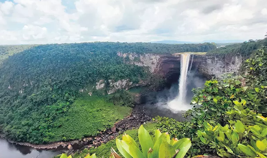 Bölge petrol ve gaz kaynıyor! Topraklarına katmak için harekete geçtiler