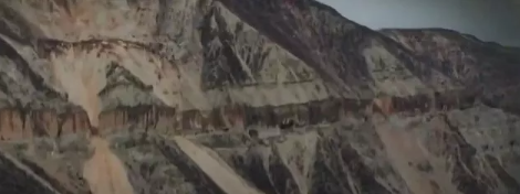 Foto - Bölgede deprem tedirginliği yaşanırken dağ hareket etti! Domuzlar, geyikler, hayvanlar bağırmaya başladı