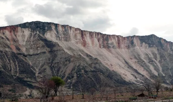 Foto - Bölgede deprem tedirginliği yaşanırken dağ hareket etti! Domuzlar, geyikler, hayvanlar bağırmaya başladı
