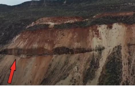 Bölgede deprem tedirginliği yaşanırken dağ hareket etti! Domuzlar, geyikler, hayvanlar bağırmaya başladı