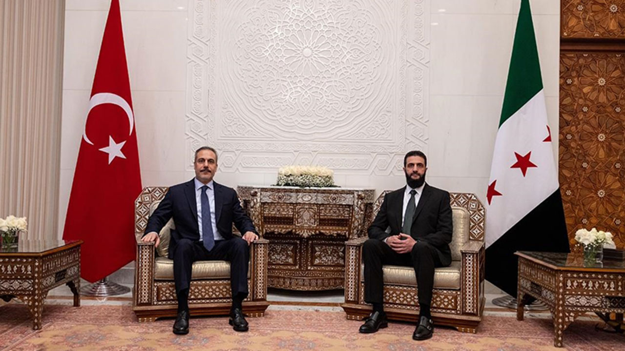 Foto - Bölgede hareketli saatler! Suriye lideri Ahmet eş-Şara PKK ile görüşüp kararını verdi