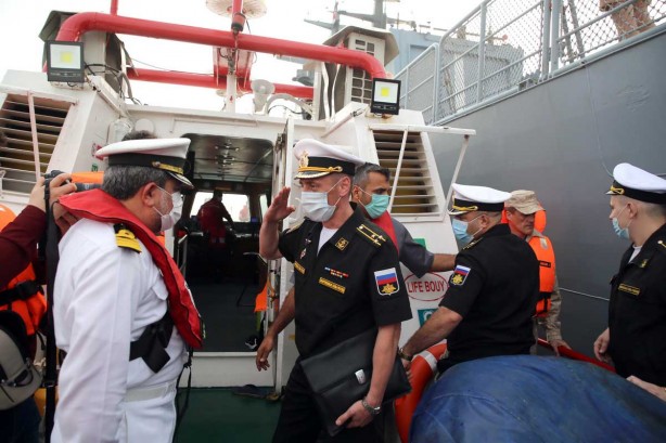 Foto - Bölgede sıcak saatler! İran ve Rus ordusu harekete geçti