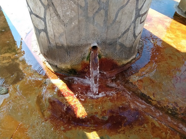 Bölgede yarıklar oluştu! O ilimizde suyun rengi bu hale geldi