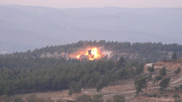 Foto - Bölgeden fotoğraflar geldi! Rusya, füzeyi ateşledi... Savaş uçakları havalandı