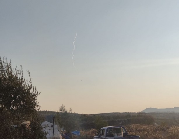 Foto - Bölgeden fotoğraflar geldi! Rusya, füzeyi ateşledi... Savaş uçakları havalandı
