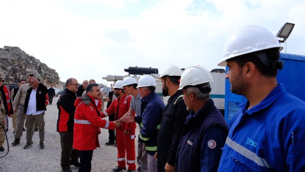 Foto - O ilimizden petrol fışkırıyor! Çıkartılan günlük petrol miktarı herkesi şaşırttı, vali bölgeye gitti