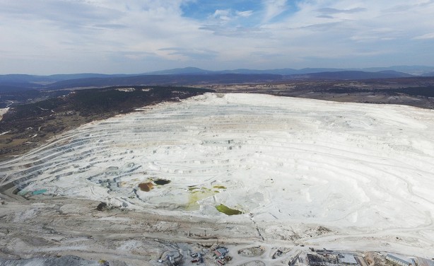 Foto - Bölgenin taşı toprağından petrol fışkırıyor! 'Türkiye'ye her an yeni müjde verebiliriz' diyerek duyurdu