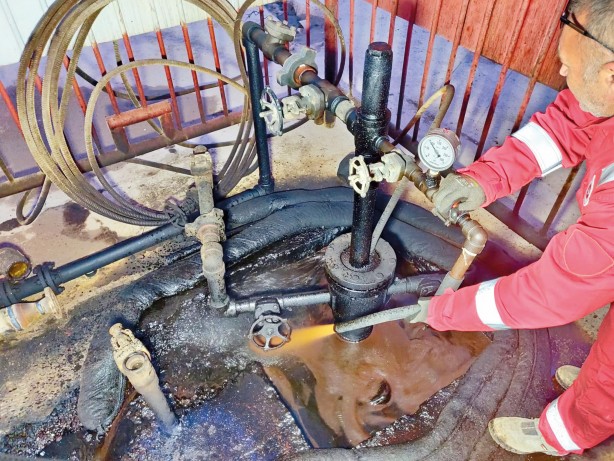 Foto - Bölgenin taşı toprağından petrol fışkırıyor! 'Türkiye'ye her an yeni müjde verebiliriz' diyerek duyurdu