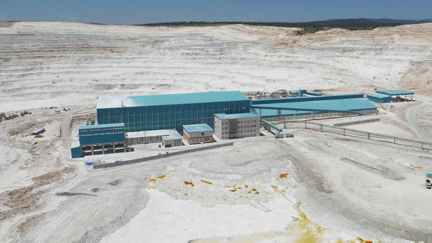Foto - Bölgenin taşı toprağından petrol fışkırıyor! 'Türkiye'ye her an yeni müjde verebiliriz' diyerek duyurdu