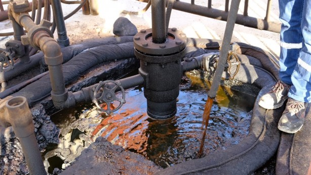 Foto - Bölgenin taşı toprağından petrol fışkırıyor! 'Türkiye'ye her an yeni müjde verebiliriz' diyerek duyurdu