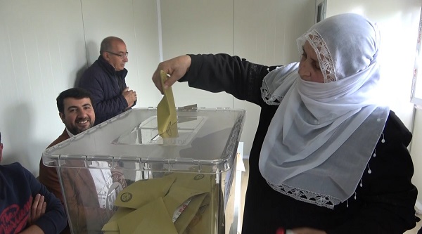 Foto - Bölgeye huzur geri geldi! Bu köyde tam 30 sene sonra oy kullanıldı