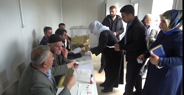 Foto - Bölgeye huzur geri geldi! Bu köyde tam 30 sene sonra oy kullanıldı