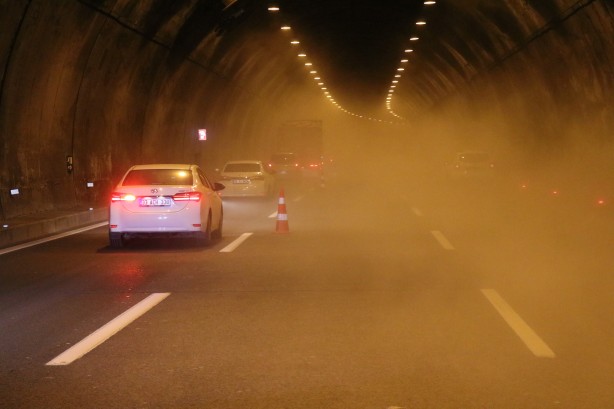 Foto - Bolu Dağı Tüneli'nde hareketli saatler