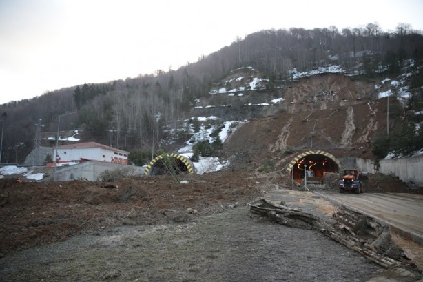 Foto - Bolu Dağı Tüneli'nde heyelan! Çalışmalar devam ediyor