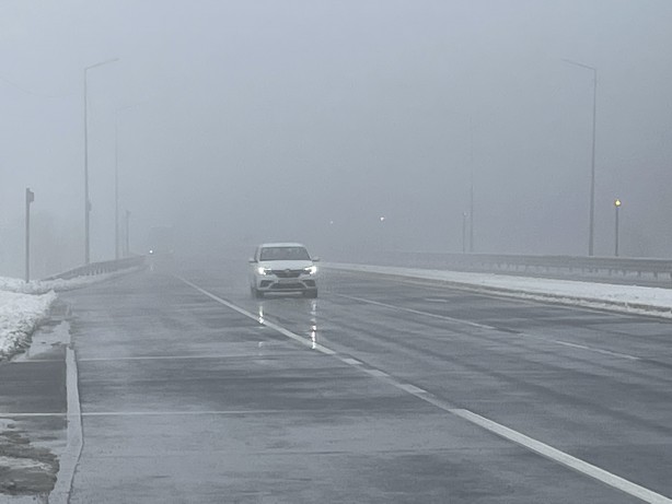 Bolu Dağı'nda kar ve sis etkili oluyor! Ekiplerden sürücülere uyarı