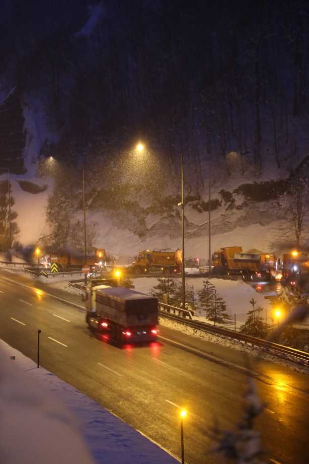 Foto - Bolu Dağı'nda kar yağışı etkili oluyor