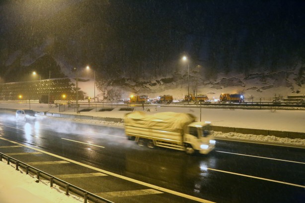 Foto - Bolu Dağı'nda kar yağışı etkili oluyor