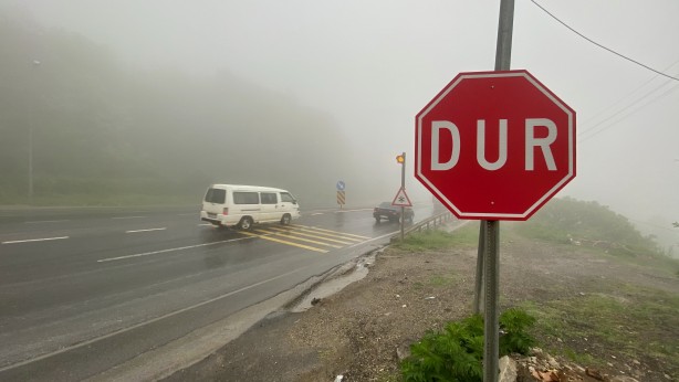 Bolu Dağı'nda sürücüler yolda güçlükle ilerliyor