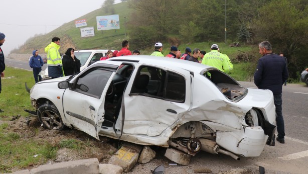Foto - Bolu’da feci kaza! 2’si ağır 7 yaralı