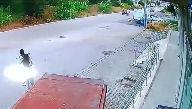 Foto - Bolu'da feci kaza! Motosikletle ATV çarpıştı: Kameralara anbean yansıdı