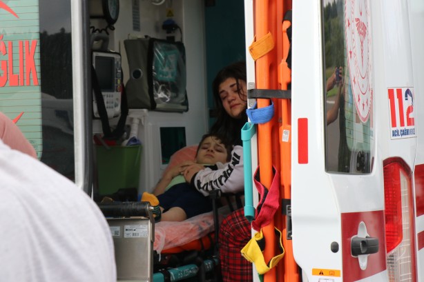 Foto - Bolu'da feci kaza! Ortalık savaş alanına döndü: 9 yaralı