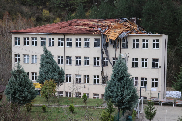 Bolu'da korkutan hortum! Görüntüler şok etti