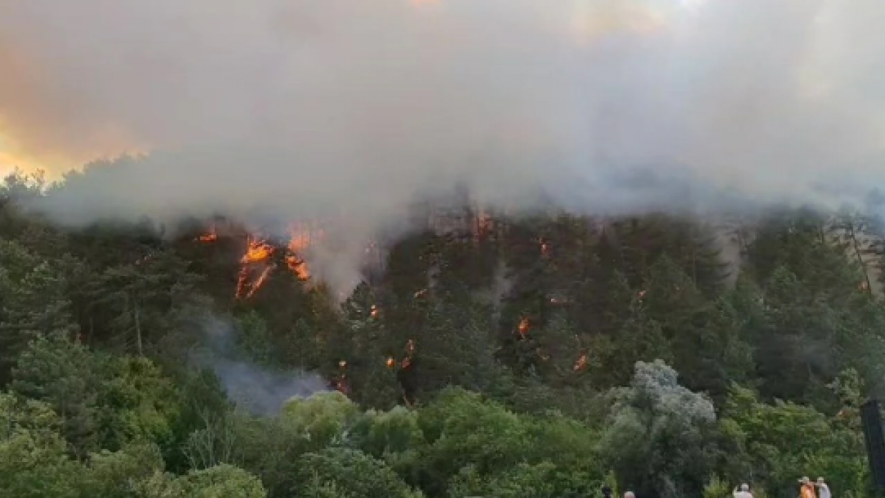 Foto - Bolu'da orman yangını! Mengen-Devrek kara yolu ulaşıma kapatıldı
