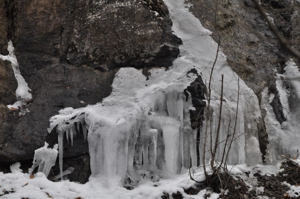 Foto - Bolu'da şelaleler buz tuttu