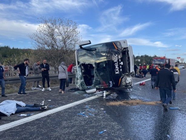 Foto - Bolu'da yolcu otobüsü devrildi! Çok sayıda yaralı var
