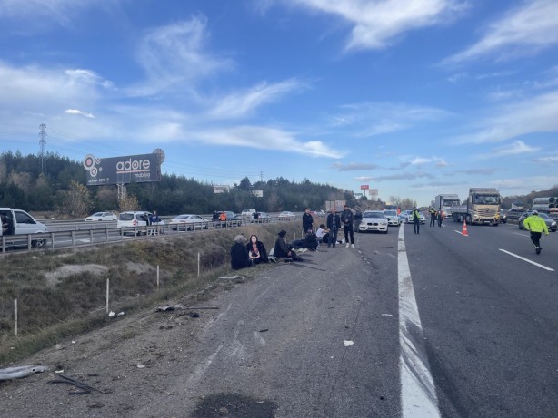 Foto - Bolu'da yolcu otobüsü devrildi! Çok sayıda yaralı var