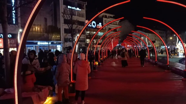 Foto - Bolulular evlerine giremedi!