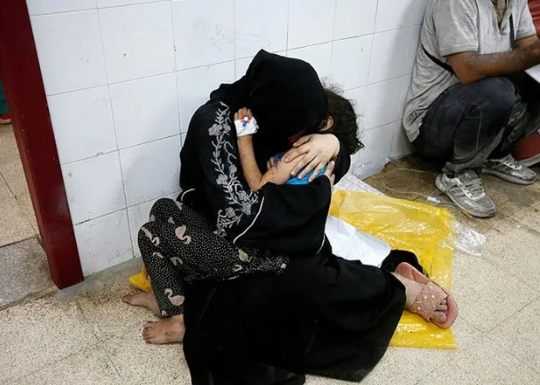 Foto - Bombaların öldürmediği insanlar susuzluktan ölüyor! Gazze Kerbela’ya döndü