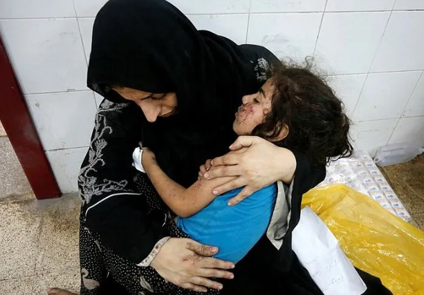Foto - Bombaların öldürmediği insanlar susuzluktan ölüyor! Gazze Kerbela’ya döndü