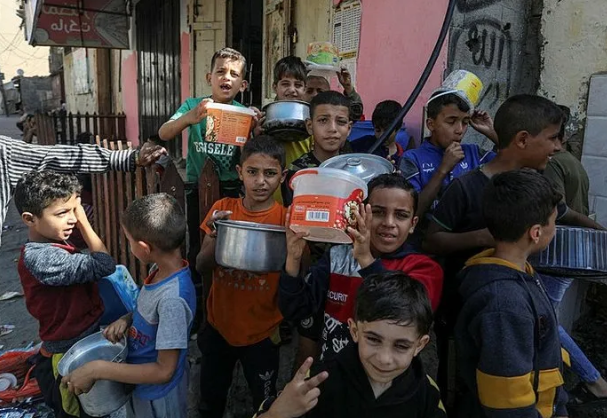 Foto - Bombaların öldürmediği insanlar susuzluktan ölüyor! Gazze Kerbela’ya döndü
