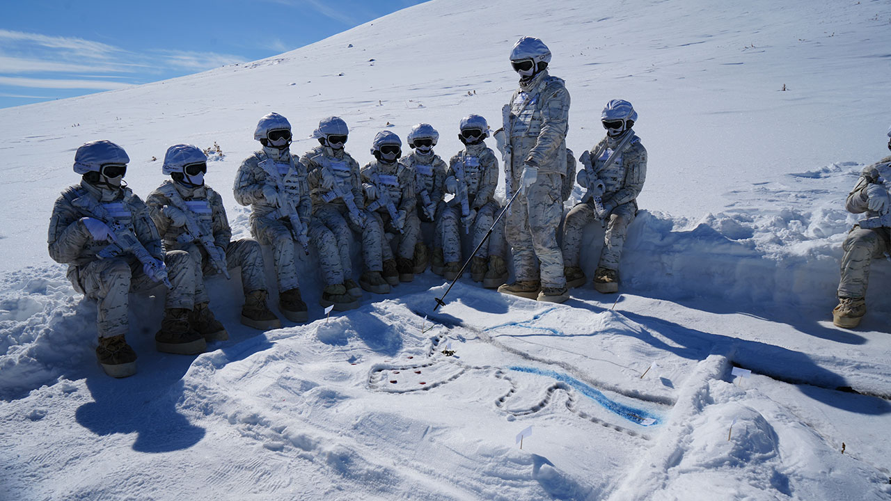 Foto - Bordo Bereliler'in zorlu eğitimi