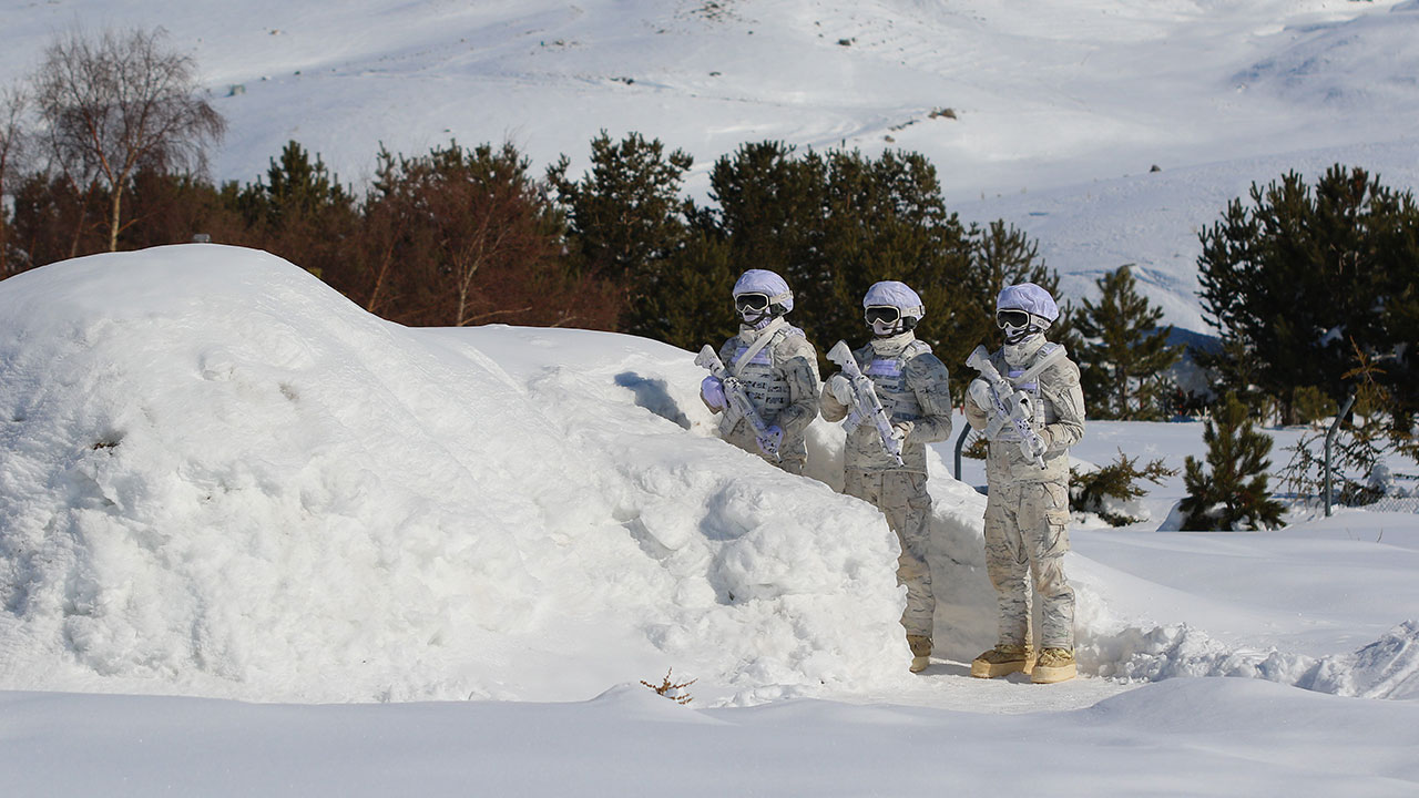 Foto - Bordo Bereliler'in zorlu eğitimi