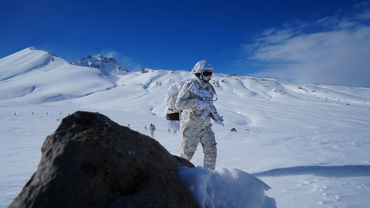 Foto - Bordo Bereliler'in zorlu eğitimi