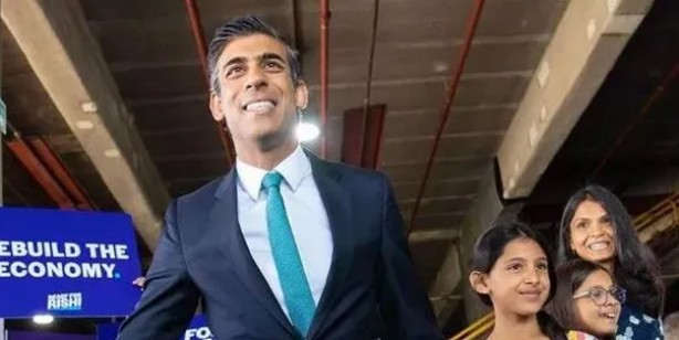 Foto - Rishi Sunak ülkeyi yönetemeyecek kadar zengin deniyordu...Başbakan adayının delik ayakkabısı olay oldu! 