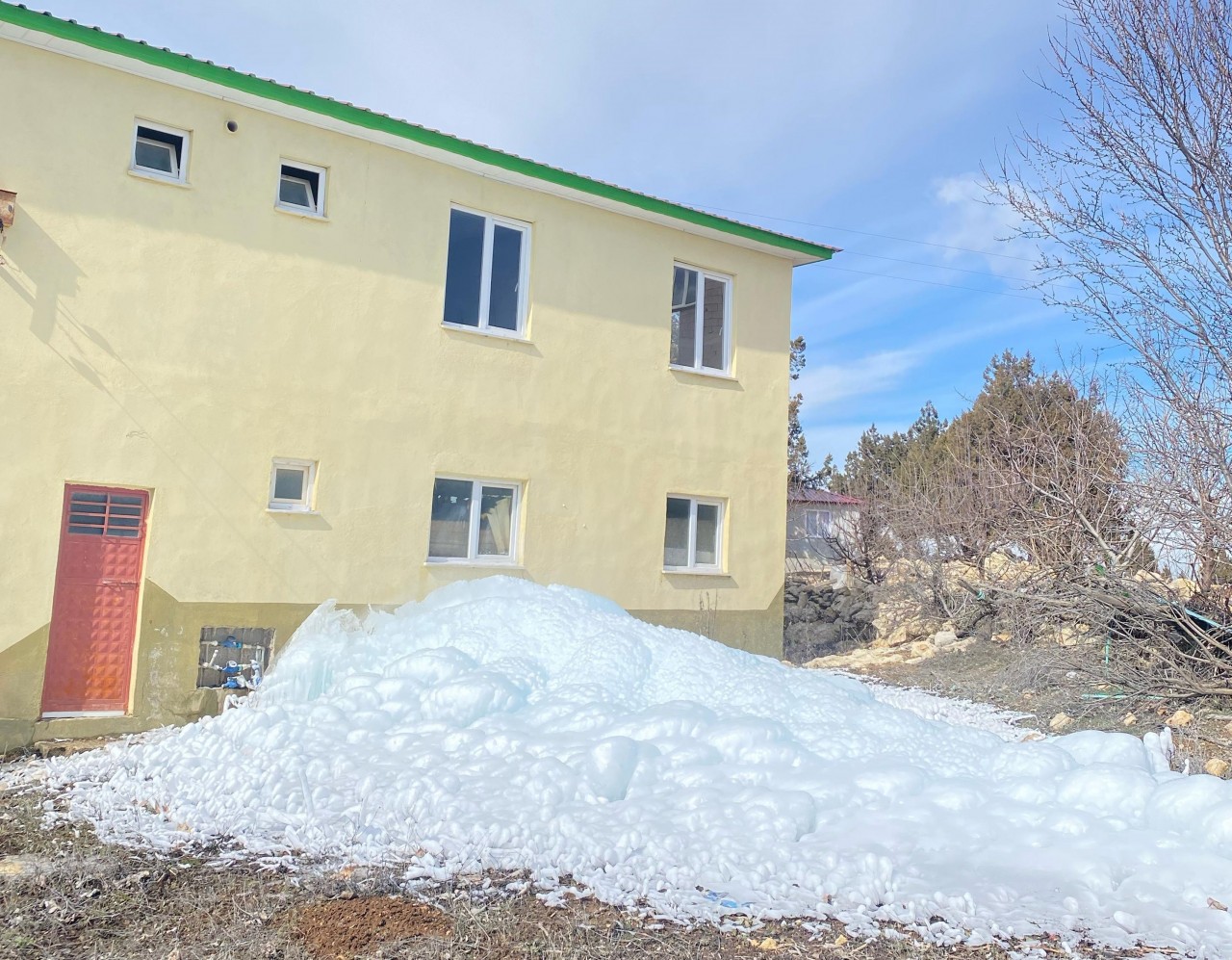 Foto - Borulardan fışkıran sular buz tutunca ortaya bu görüntüler çıktı