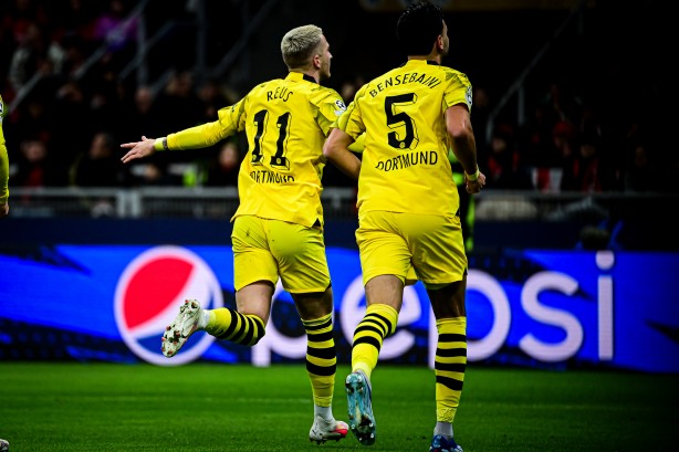 Foto - Borussia Dortmund turladı! Milan sahaya gömüldü