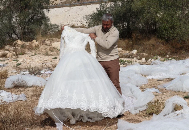 Foto - Boş arazide bulunan onlarca gelinlikle ilgili flaş gelişme