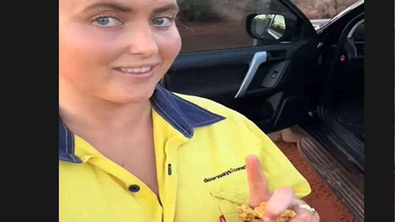 Foto - Boş arazide büyük bir hazine buldu! Kendisi bile inanamadı, altının büyüklüğü paha biçilemiyor