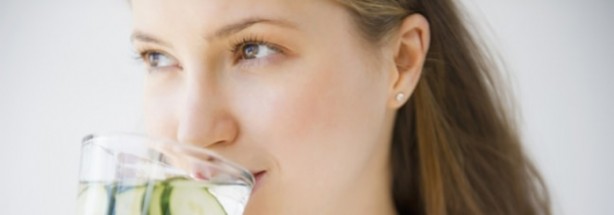 Foto - Boş mideye 4 bardak su içerseniz...