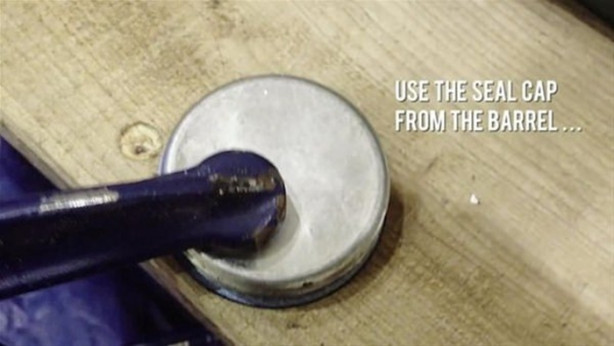 Foto - Boş varilden barbekü yaptı!